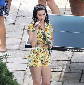 Katy Perry Vaping